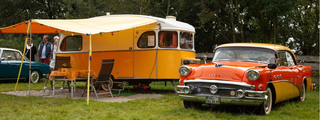 Wohnwagen mit Auto